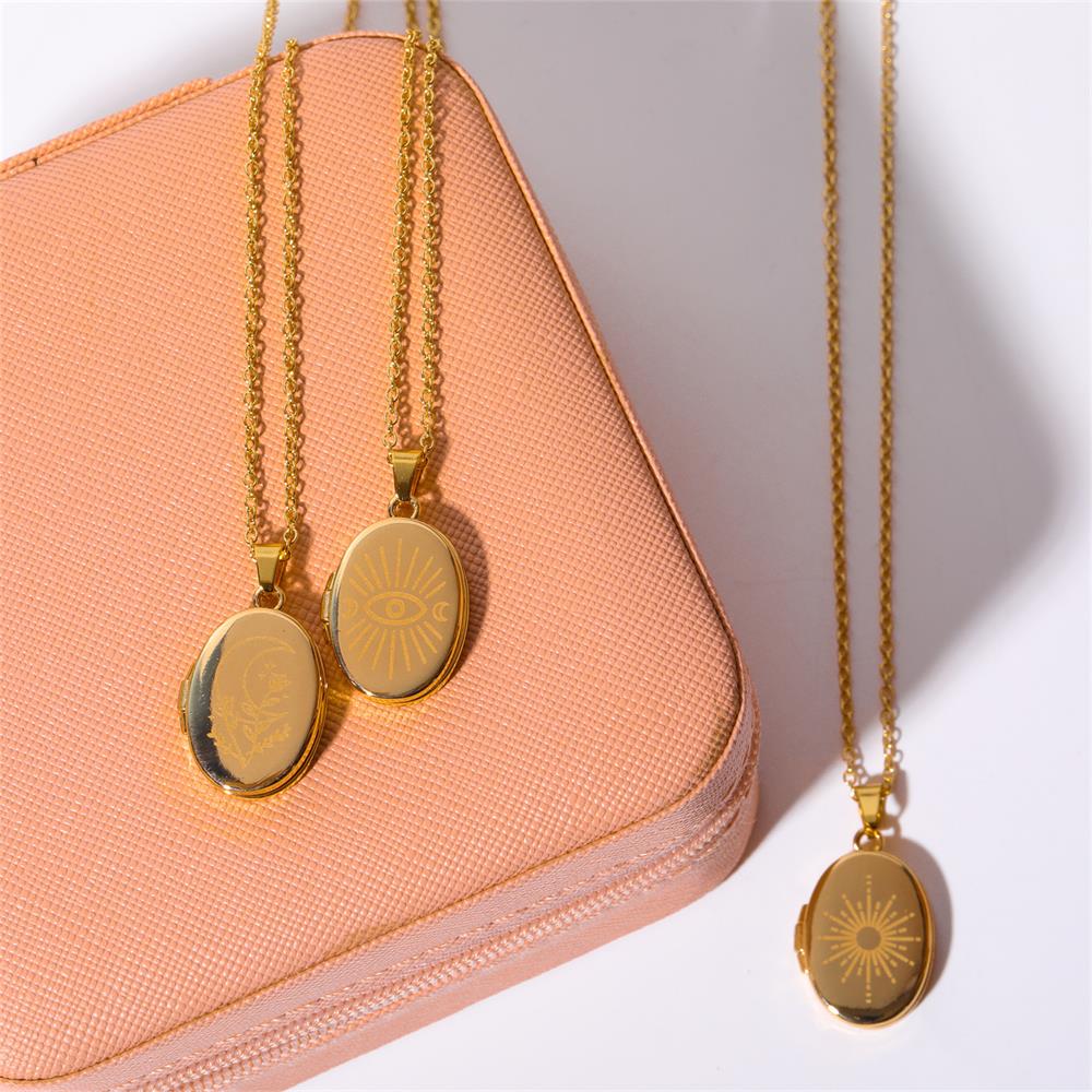 Collana creativa con ciondolo  - Butterfly Clasp Deployant recensione e prezzo