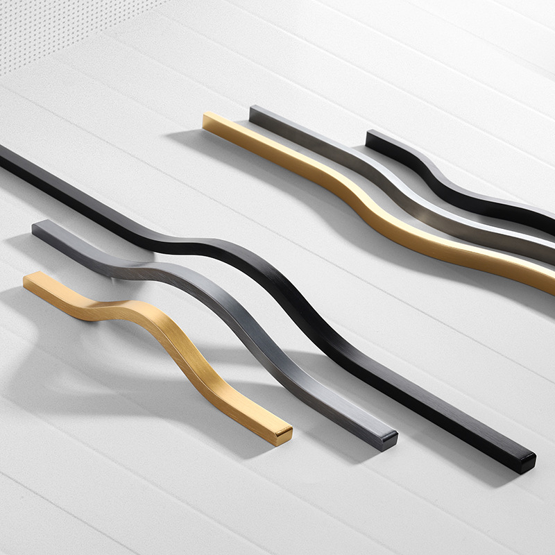 Maniglie per mobili in oro spa - Curved Spring Bar recensione e prezzo